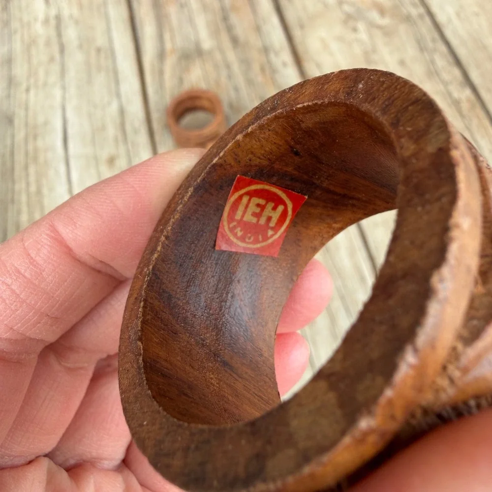 Vtg IEH Hand Carved Wood Napkin Rings Set of 4 Brown Floral Boho Dining‎